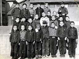 藤岡さんの小学校時代の写真